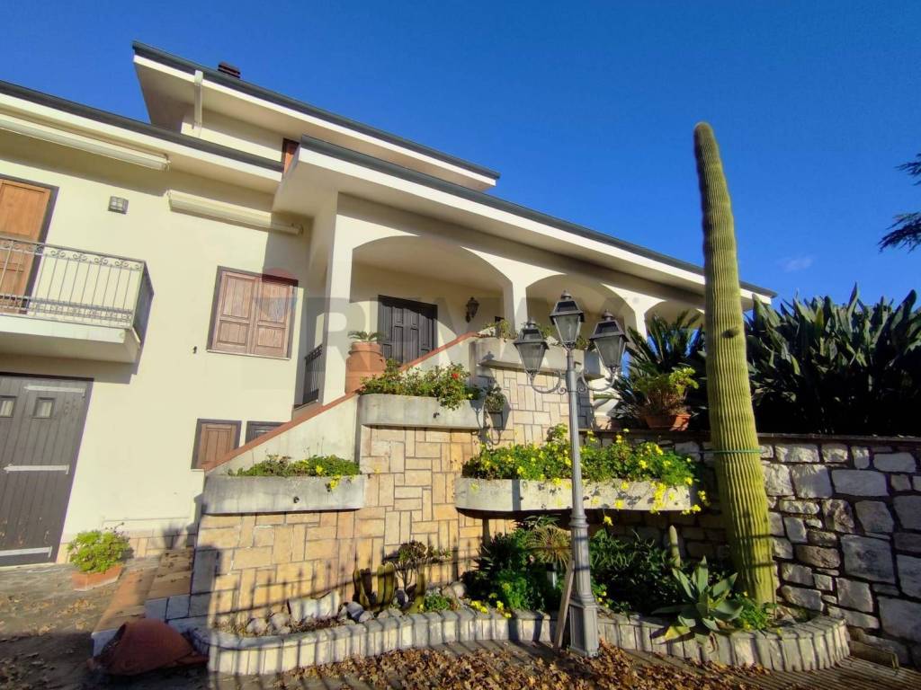 Villa a Santi cosma e damiano in Via Francesco Baracca, 74 - Foto 3