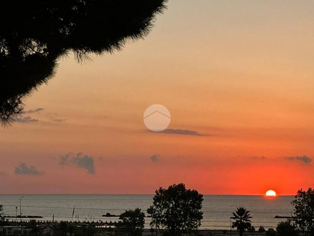 Appartamento a Roseto degli abruzzi in Via Nazionale - Foto 2