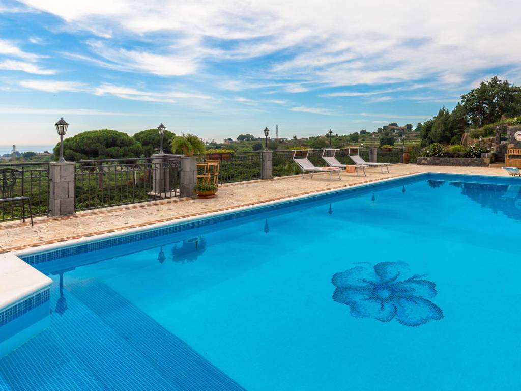 Villa a Aci catena in Via Brinzio - Foto 2