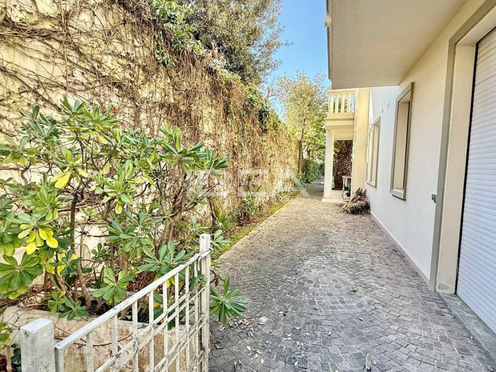 Appartamento a Viareggio in Via Francesco Carrara , - Foto 3