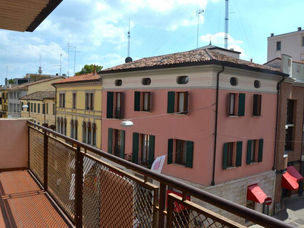 Appartamento a Pordenone in Corso Giuseppe Garibaldi, 52 - Foto 4