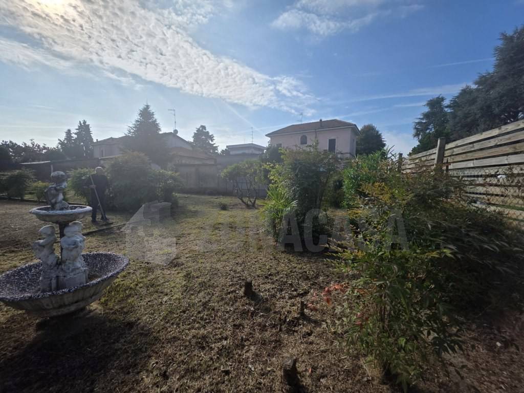 Villa a Gallarate in Via Statuto - Foto 4