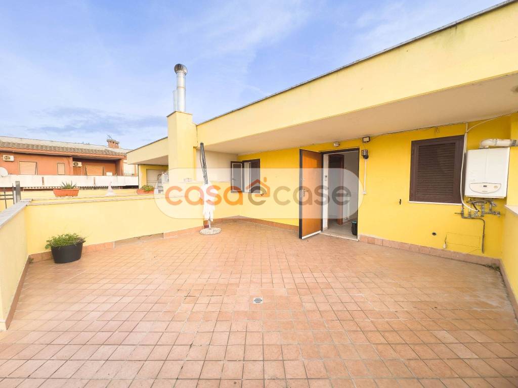 Attico / mansarda a Pomezia in Via di Torvaianica Alta - Foto 2