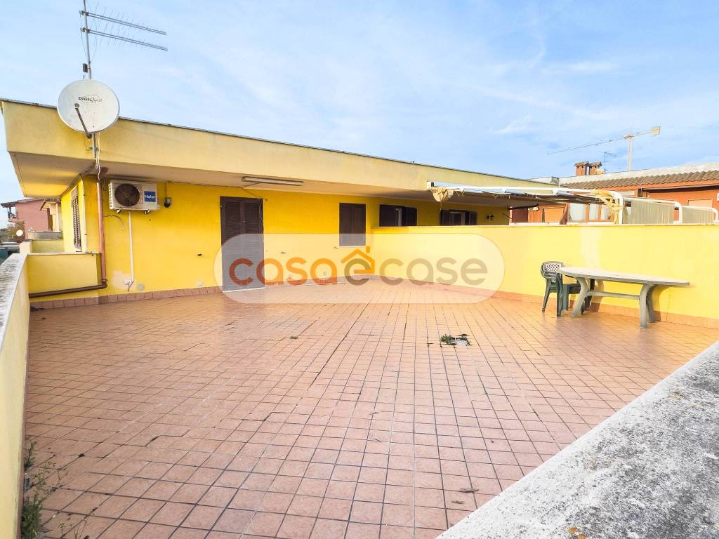 Attico / mansarda a Pomezia in Via di Torvaianica Alta - Foto 3