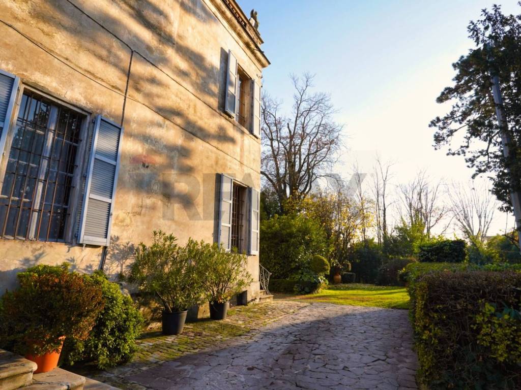 Villa a Reggio emilia in Via Della Repubblica, 64 - Foto 2