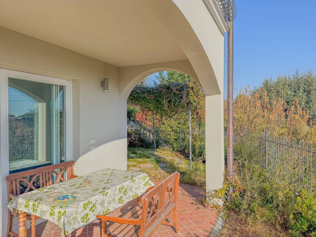 Appartamento a Padenghe sul garda in Via G. Puccini - Foto 2