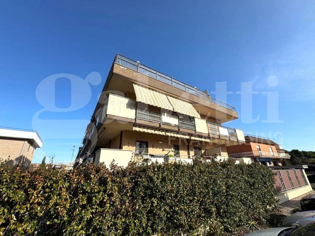 Appartamento a Marino in via luigi einaudi, 18 - Foto 2