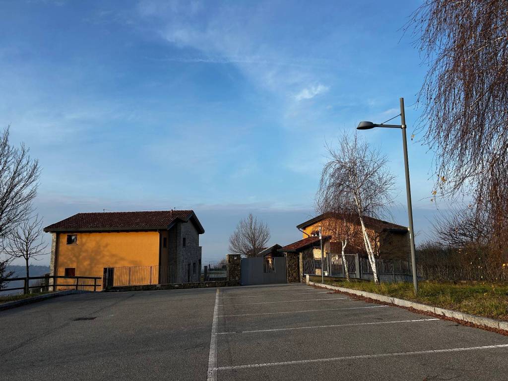 Appartamento a Colle brianza in Via Europa, 16 - Foto 2
