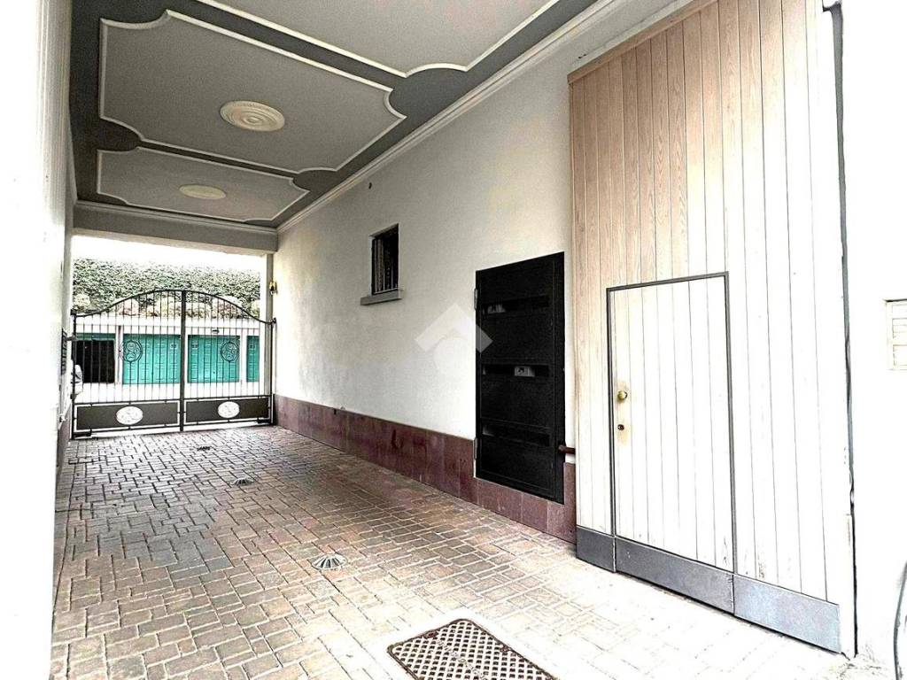 Appartamento a Gallarate in Via Giosuè Carducci, 6 - Foto 3