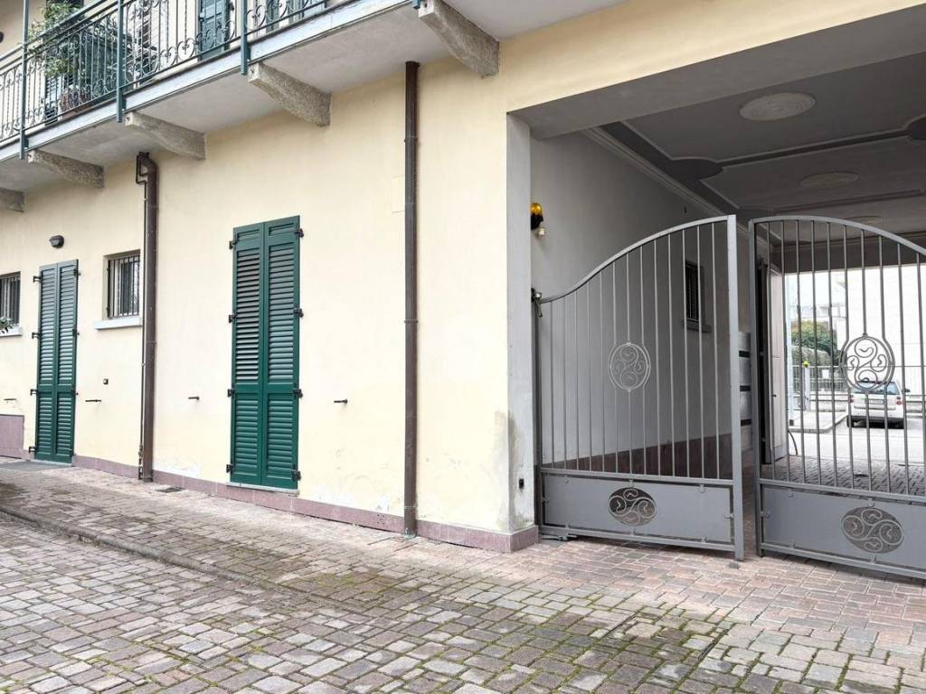 Appartamento a Gallarate in Via Giosuè Carducci, 6 - Foto 4