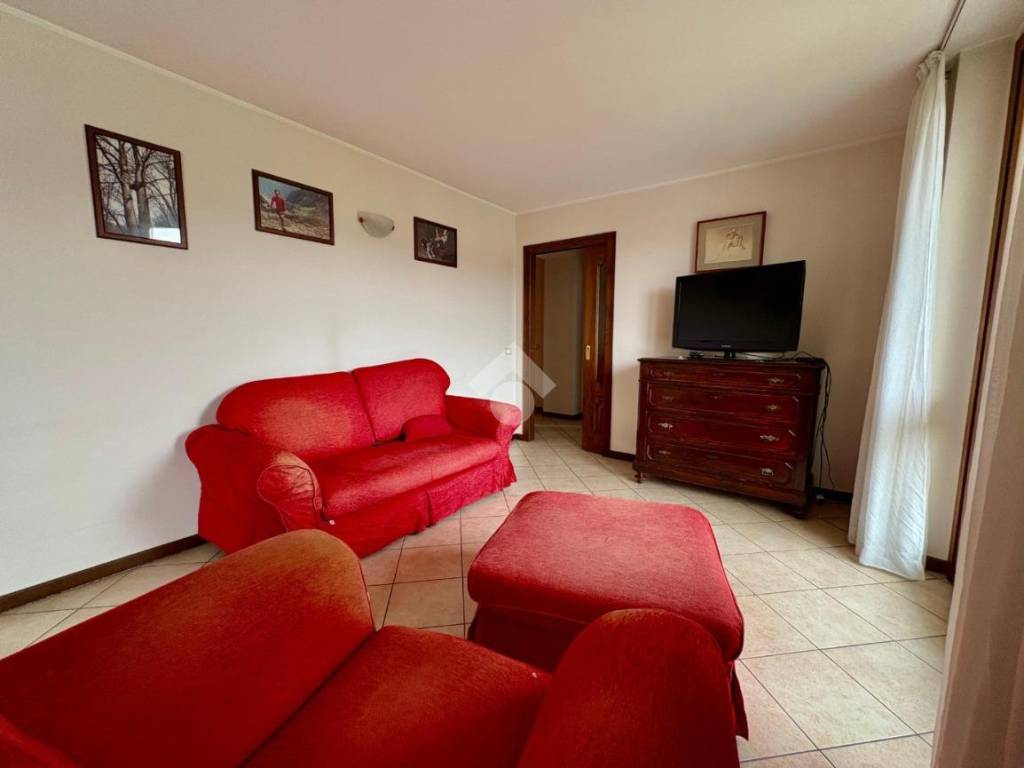 Appartamento a Casnigo in Via Raimondo Ruggeri, 79 - Foto 2