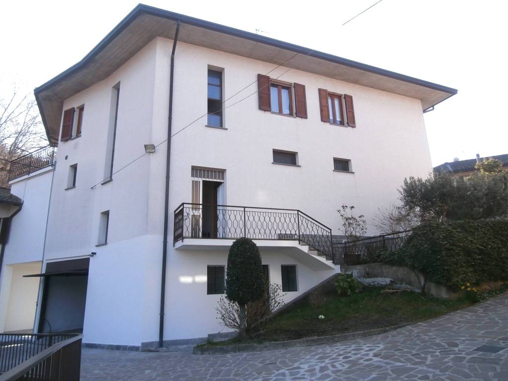 Casa indipendente a Calolziocorte in Via Arienti - Foto 2