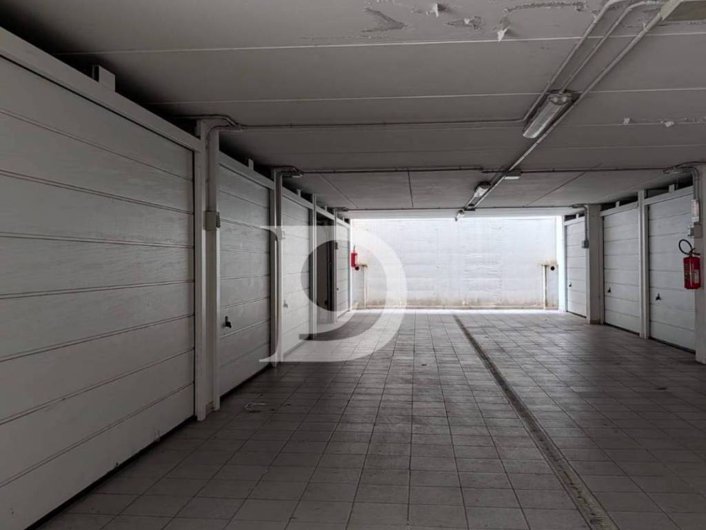 Box / garage a Pescara in Via A. Saffi - Foto 4