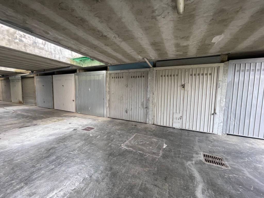 Box / garage a Grugliasco in Via Giovanni Camerana, 2 - Foto 5