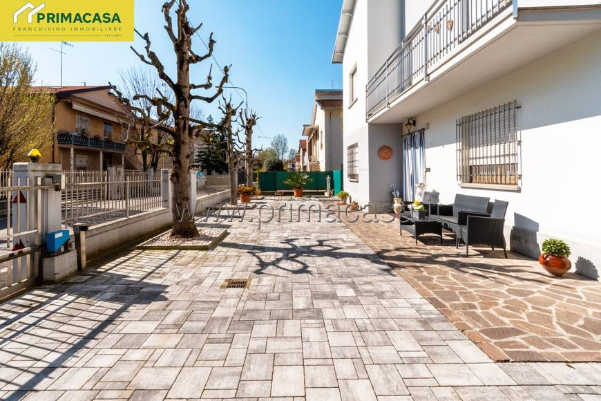 Casa indipendente a Correggio in Via Giuseppe Di Vittorio, 14 - Foto 2