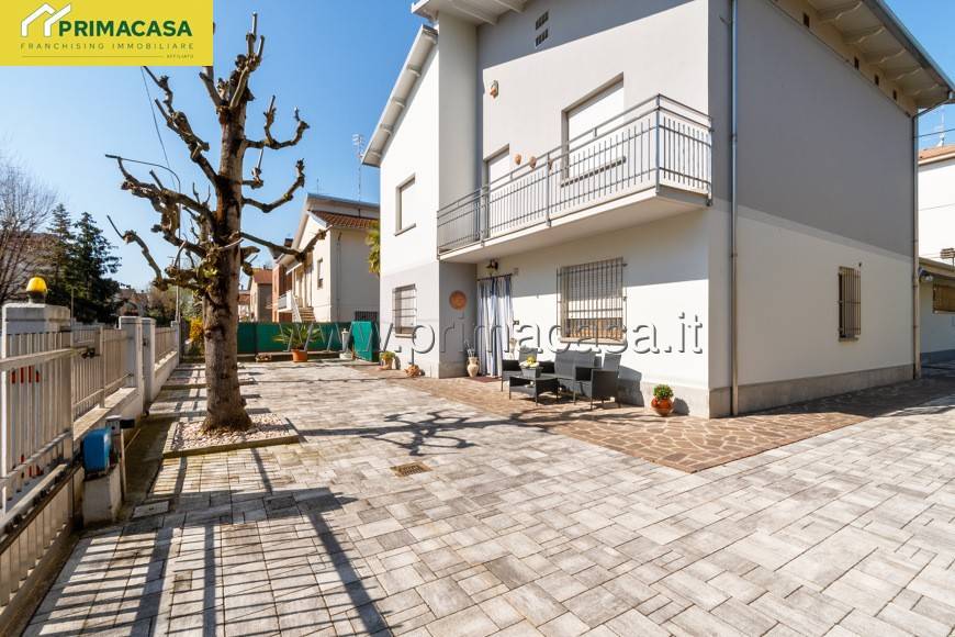 Casa indipendente a Correggio in Via Giuseppe Di Vittorio, 14 - Foto 3