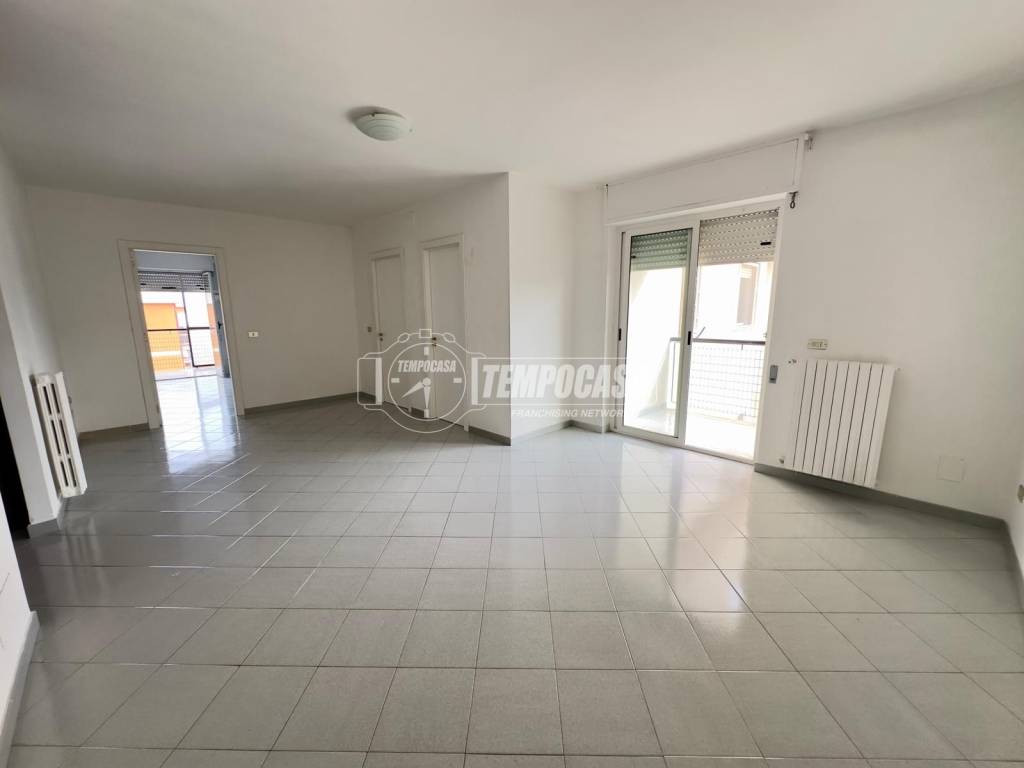 Appartamento a Valenzano in Via papa giovanni xxiii - Foto 3