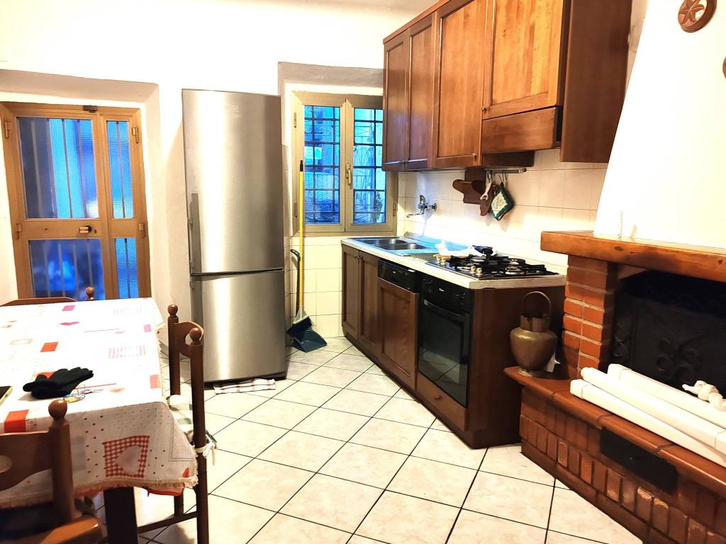 Casa indipendente a Vernio in Via Sant'Ippolito - Foto 2