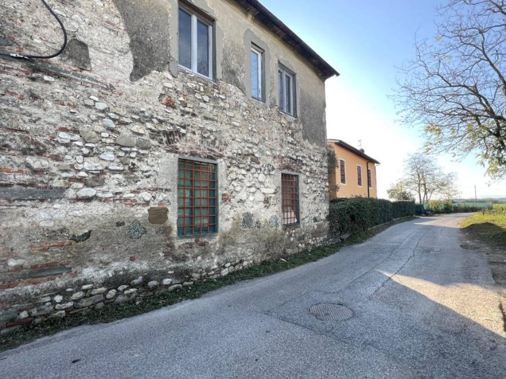 Casa indipendente a Campi bisenzio in Via Centola, 31 - Foto 4