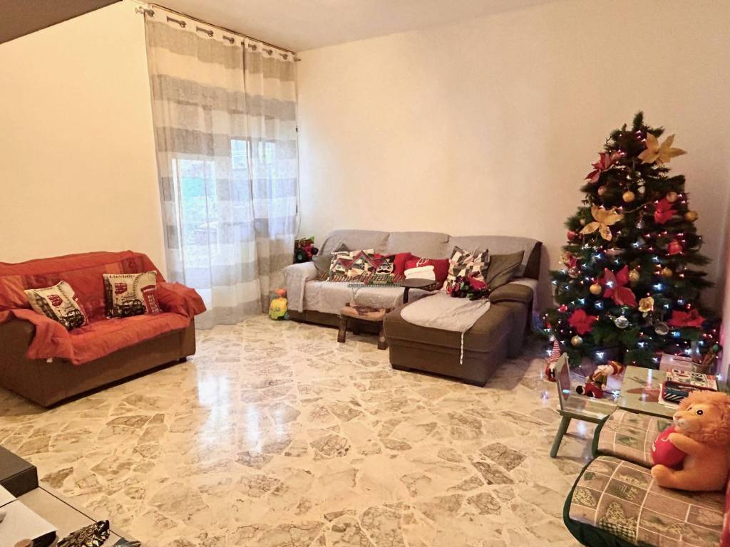 Appartamento a Adelfia in Via Fiume - Foto 3