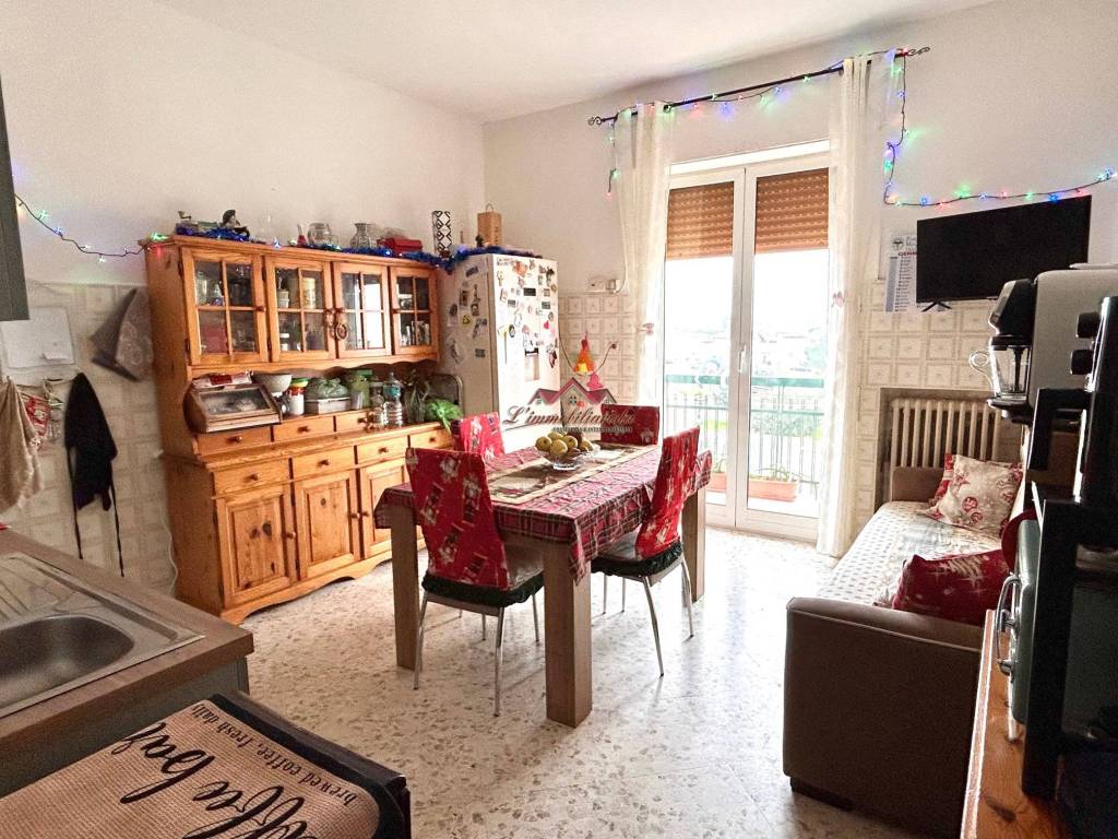 Appartamento a Adelfia in Via Fiume - Foto 4