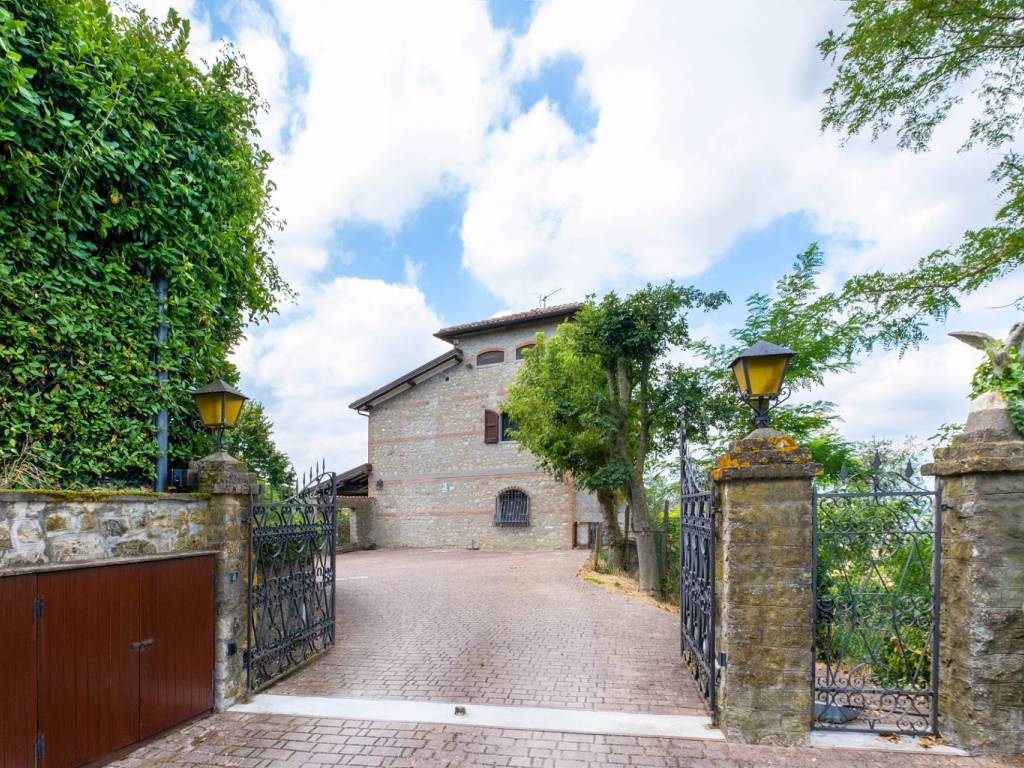Rustico / casale a Castel san pietro terme in via Montecalderaro - Foto 3