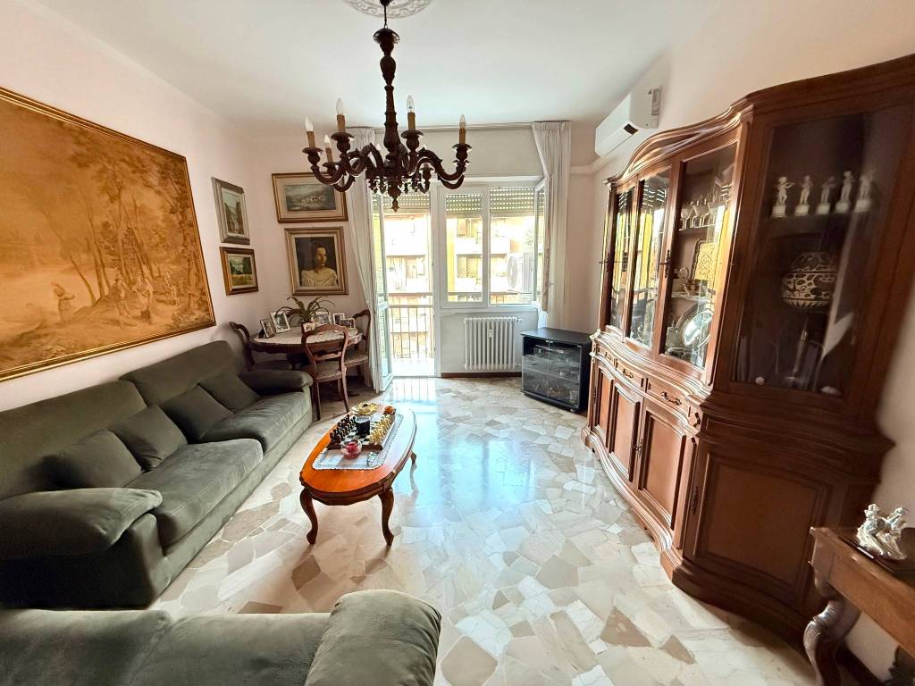 Appartamento a Saronno in Via Enrico Caprera, 5 - Foto 4