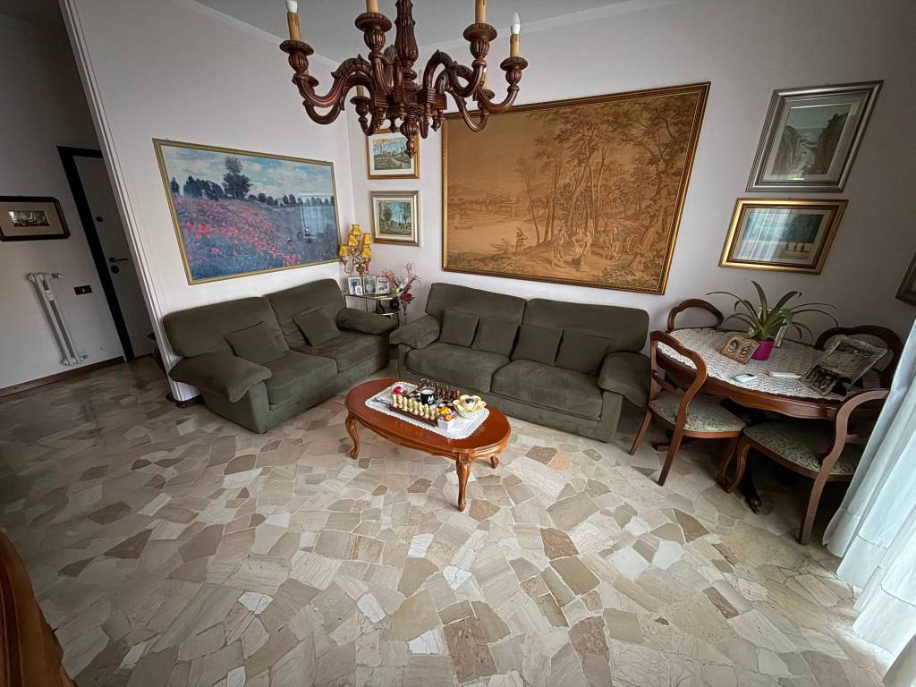 Appartamento a Saronno in Via Enrico Caprera, 5 - Foto 5