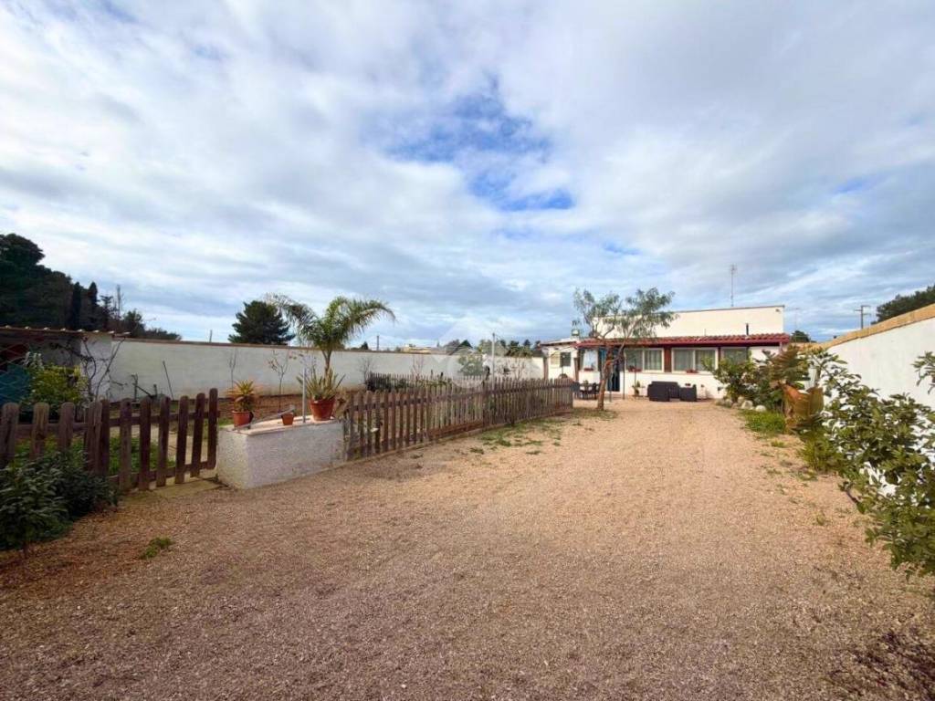 Casa indipendente a Nardò in STRADA PROVINCIALE 359 - Foto 2