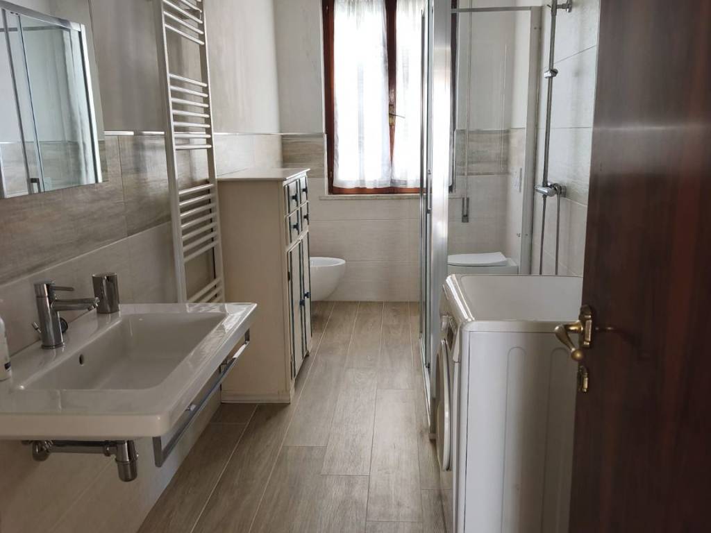 Appartamento a Alba adriatica in Via Camillo Benso di Cavour, 19 - Foto 4