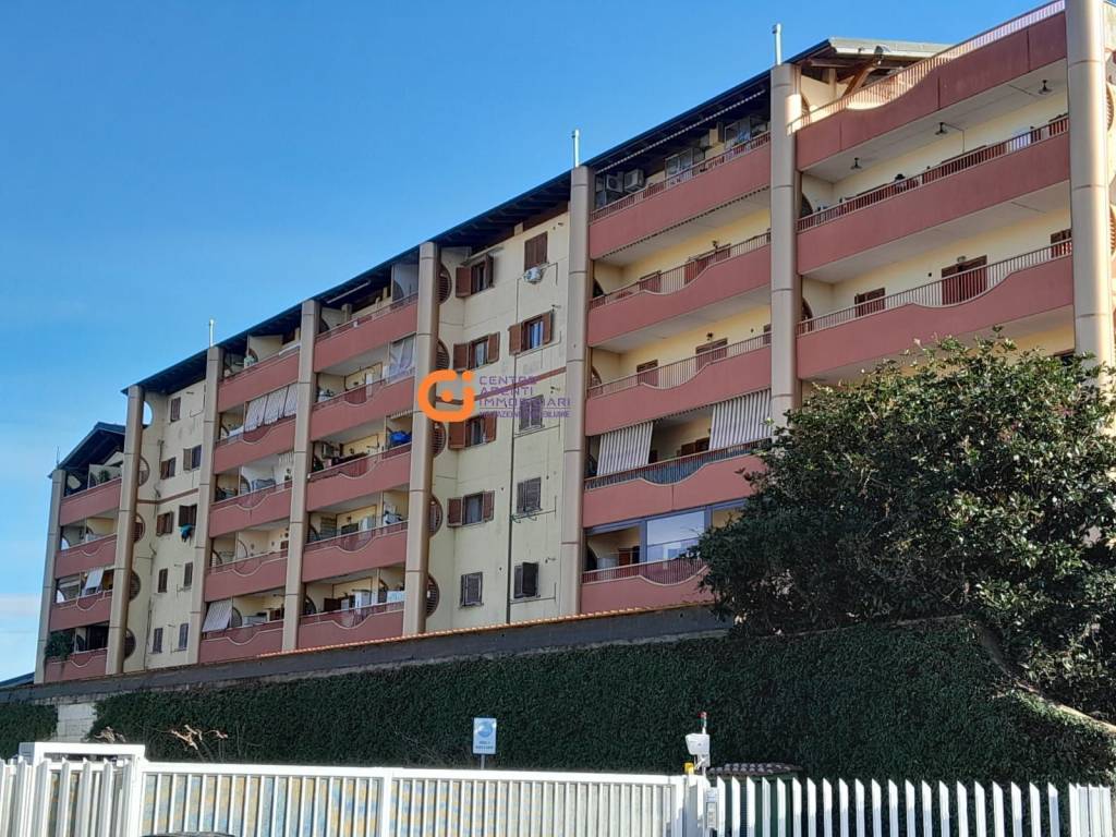 Appartamento a Pomezia in Via Naro - Foto 2