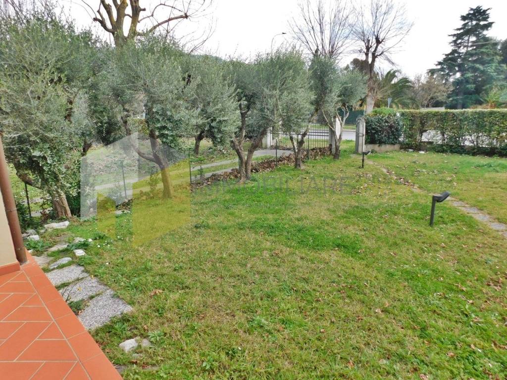 Villa a Vecchiano in Strada Provinciale del Lungomonte Pisano - Foto 2