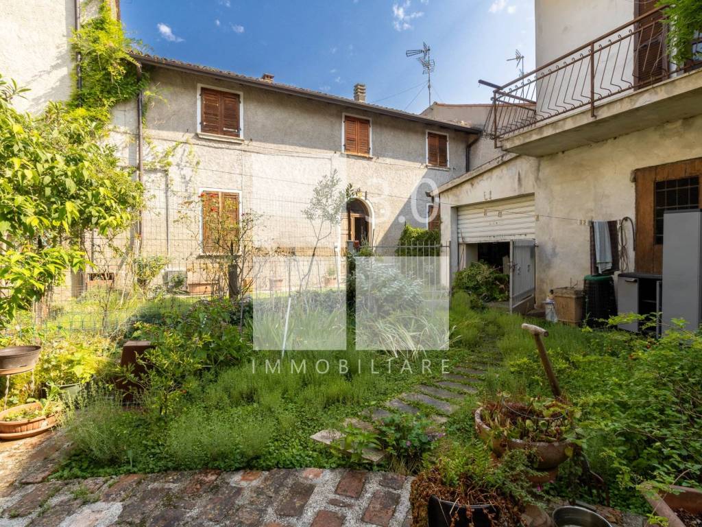 Villa a Castiglione delle stiviere in Via Palazzina 2 - Foto 2