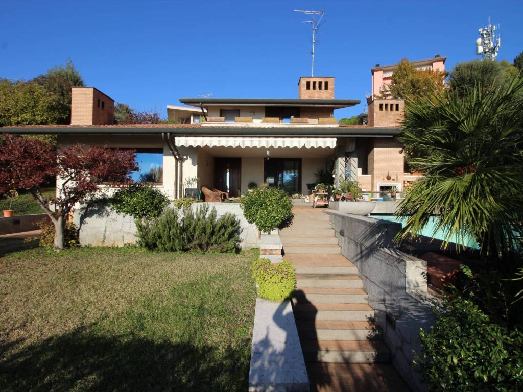 Villa a Castiglione delle stiviere in Via dei Mandorli - Foto 2