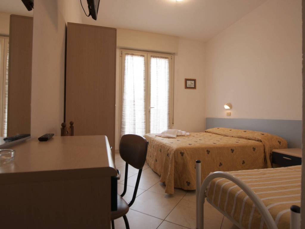 Palazzo / stabile a Cervia in Viale Titano, 19 - Foto 4
