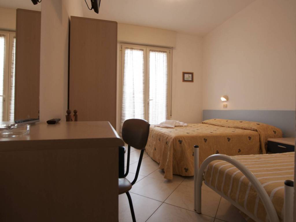 Palazzo / stabile a Cervia in Viale Titano, 19 - Foto 5