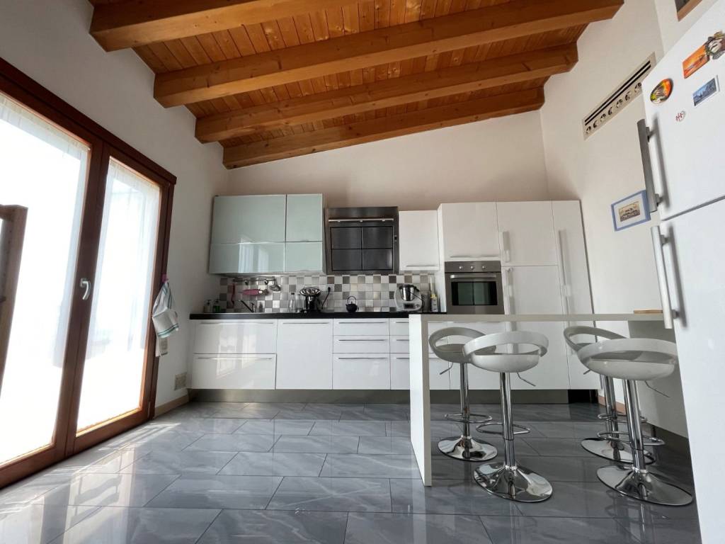 Appartamento a Conegliano in Via Cesare Battisti - Foto 2
