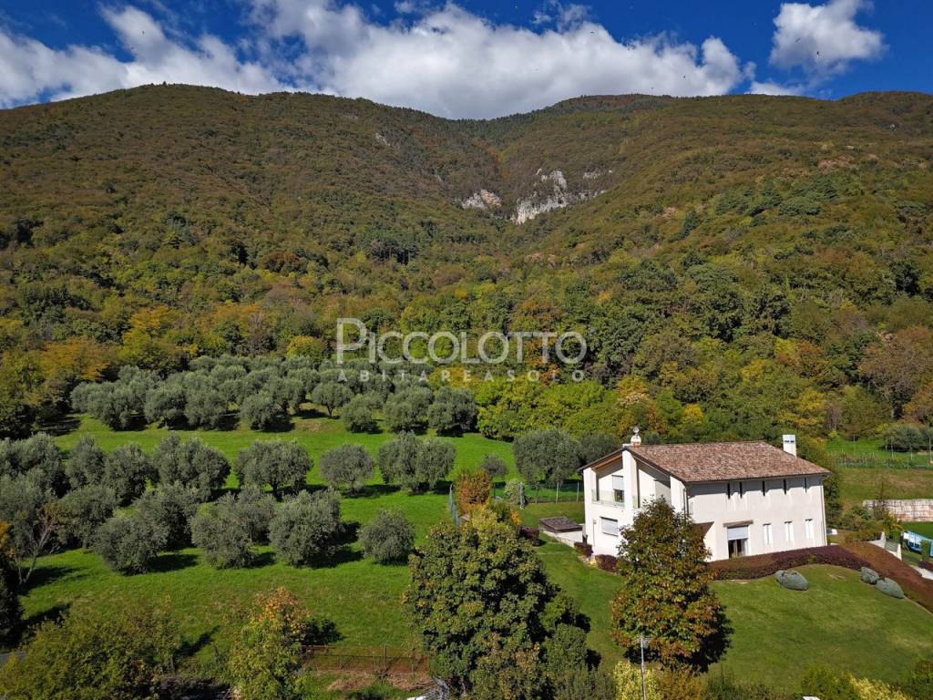 Villa a Borso del grappa in via Italo Girardi - Foto 2