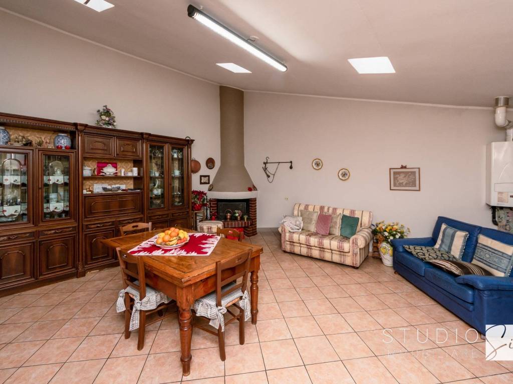 Casa indipendente a Agliana in Via Cino da Pistoia - Foto 2