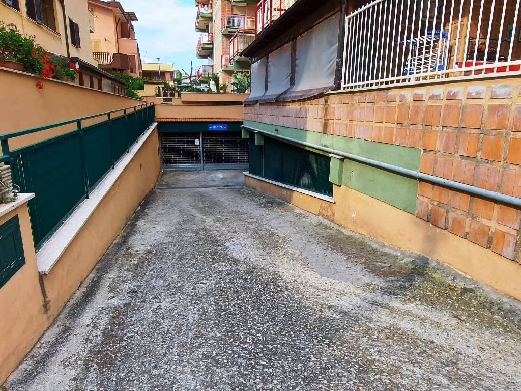 Box / garage a Ladispoli in Via Fiume, 120 - Foto 3