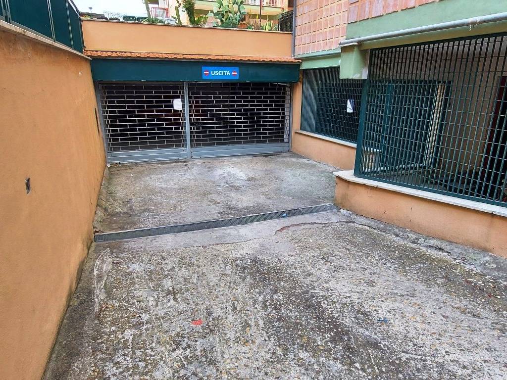Box / garage a Ladispoli in Via Fiume, 120 - Foto 4