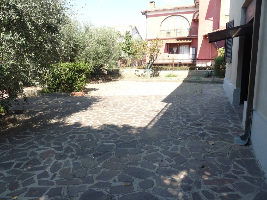 Villa a Castiglione del lago in Via Bologna - Foto 4