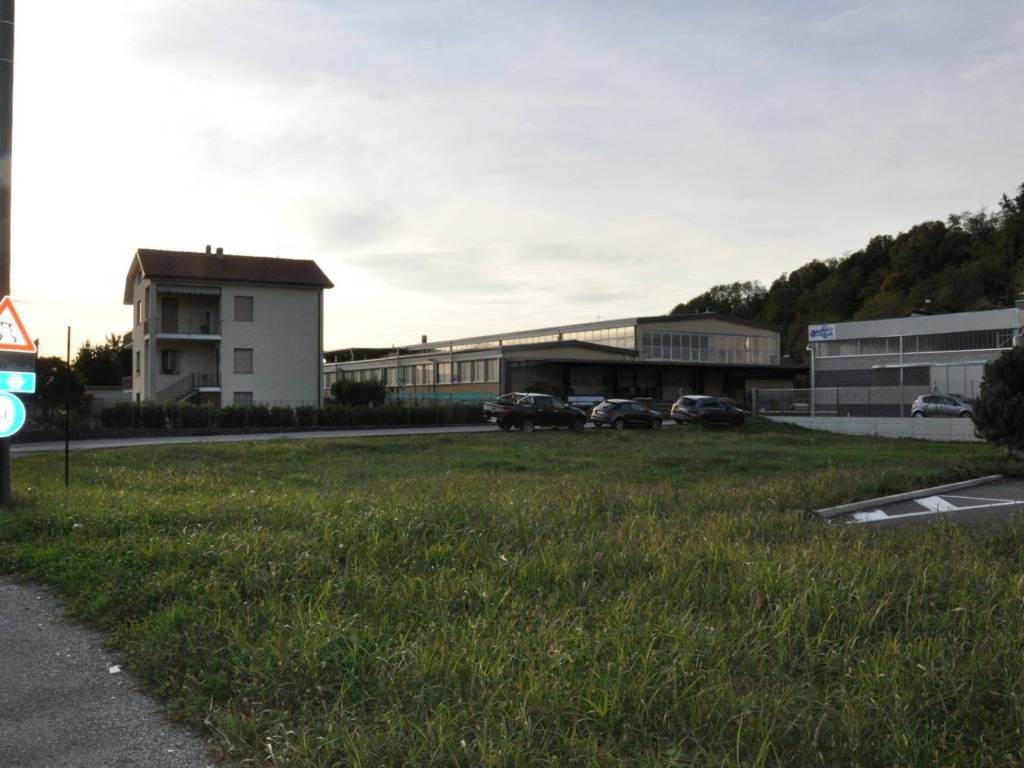 Terreno a Oggiono in Via per Molteno - Foto 4