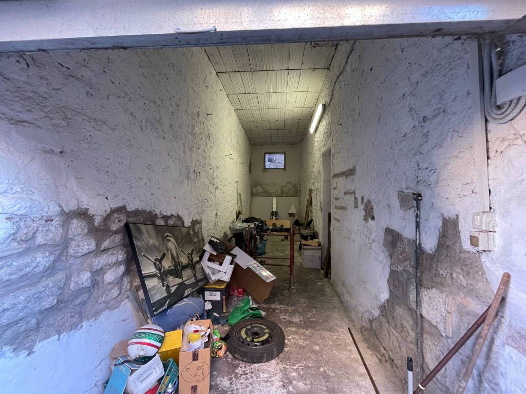 Box / garage a Viterbo in Via San Pietro, 44 - Foto 2