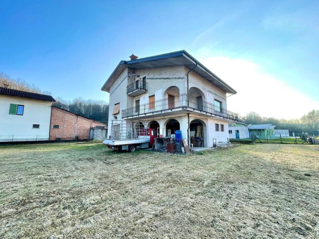 Casa indipendente a Canale in Via Mombirone, 50 - Foto 2