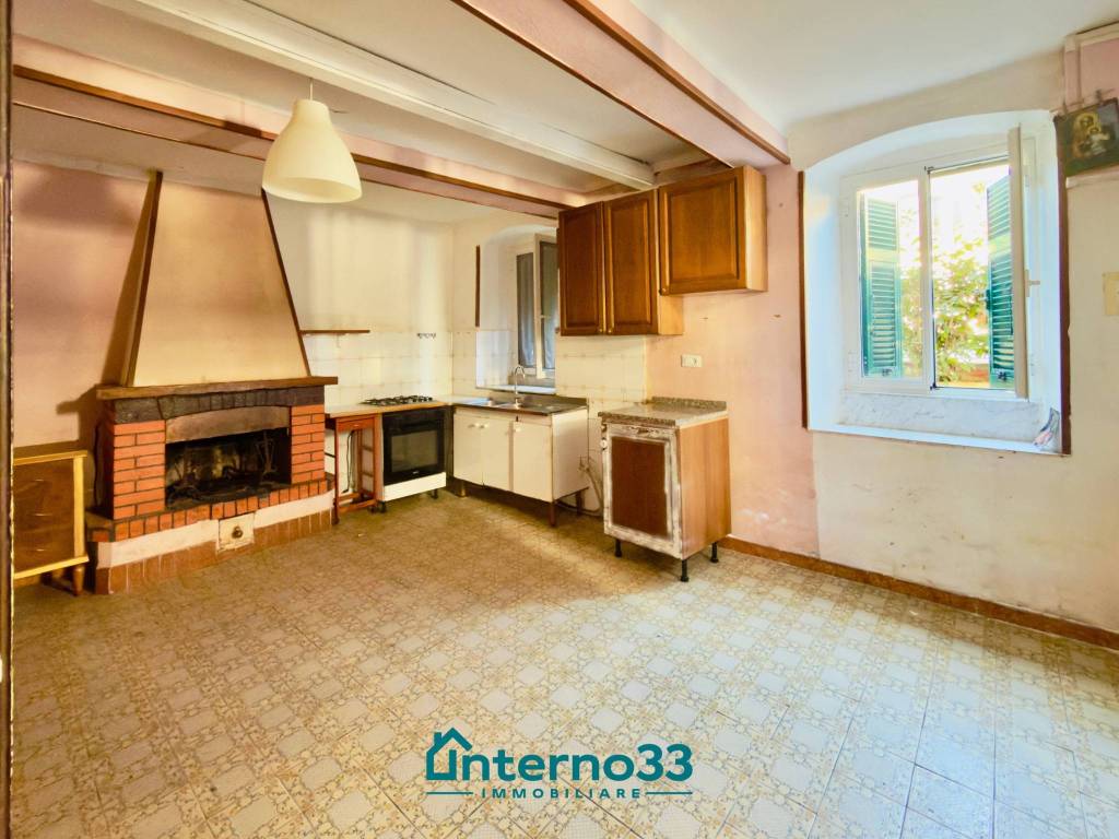 Casa indipendente a Luni in Via Castagno, 50 - Foto 2