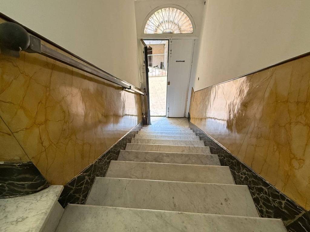 Appartamento a Adrano in Piazza Guzzardi Barone Benedetto, 4 - Foto 3
