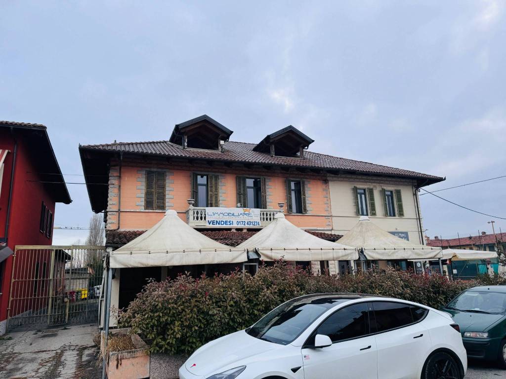 Villa a Bra in Via Regina Margherita - Foto 2