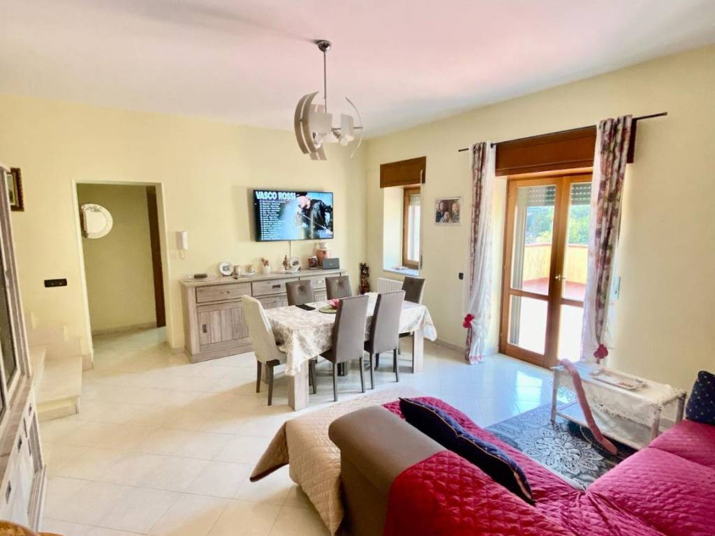Casa indipendente a Roccapiemonte in Via Calvanese, 26 - Foto 3