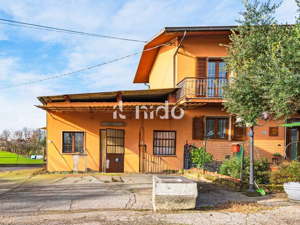 Villa a Monsummano terme in Via Rubattorno - Foto 2